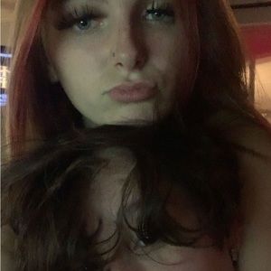 Meet your Posher, Dina